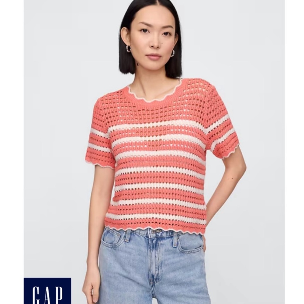 GAP Women's Short Sleeve Crochet Top - Coral and White